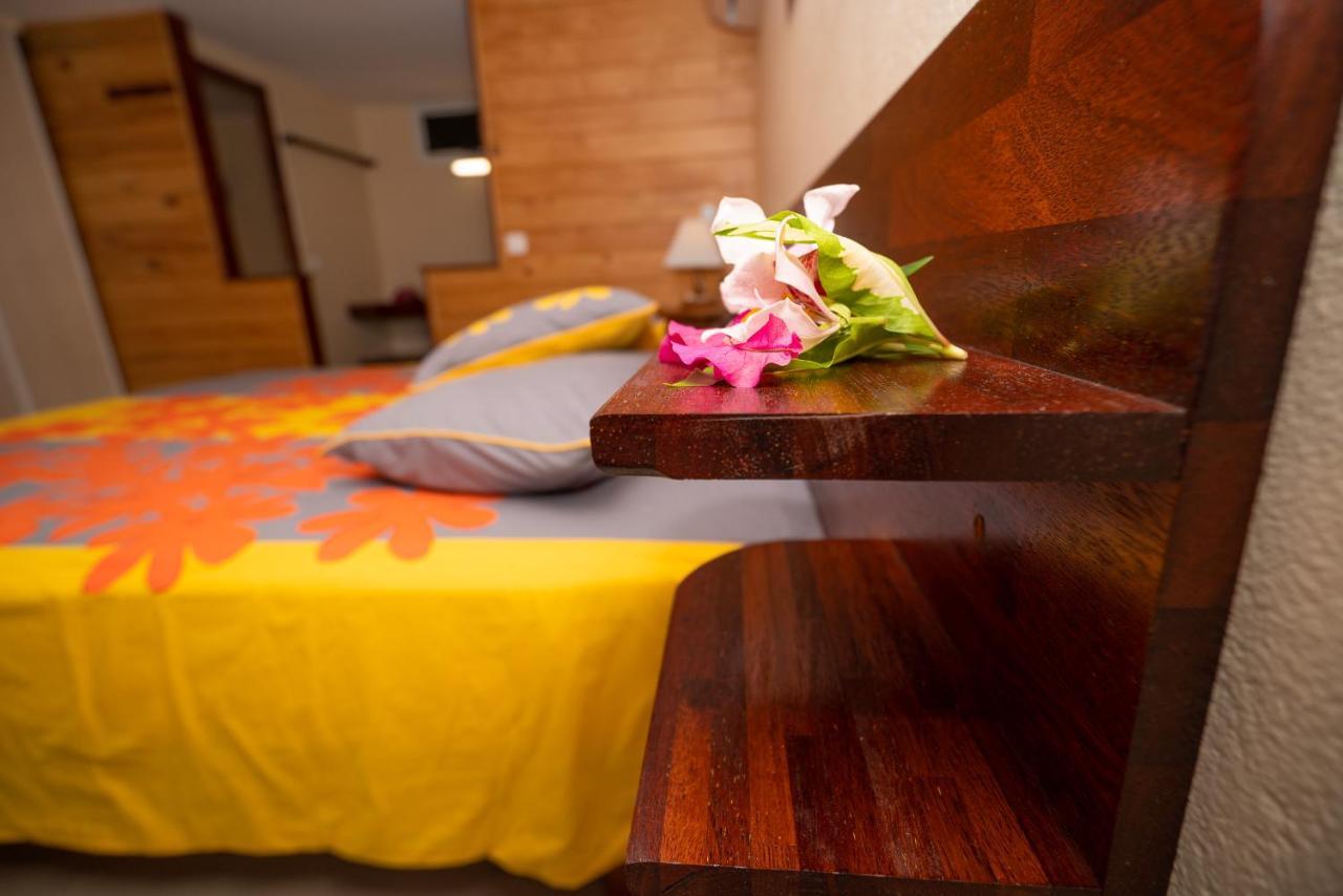 Bora Bora Holiday'S Lodge Εξωτερικό φωτογραφία